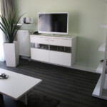 Wohnbereich mit 40-Zoll TV Haus am Weststrand moderne und exklusive Einrichtung